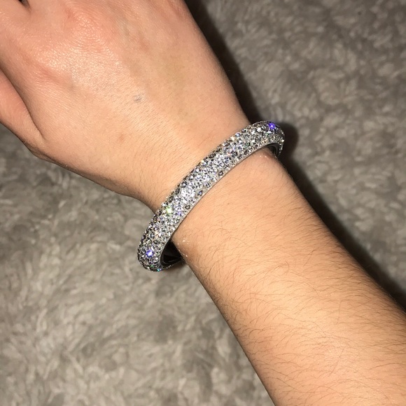 Matching diamond earring and bangle set! 💍✨ - Picture 2 of 4